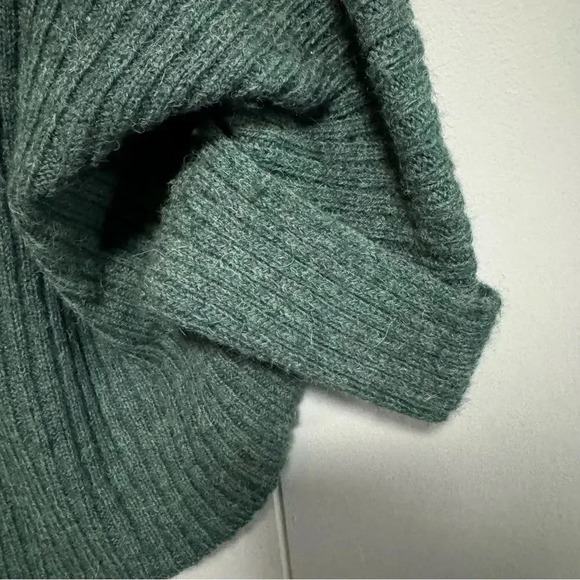 BANANA REPUBLIC Muted Green Shrug Sweater 37% Wool 33% Alpaca Size XS / S - Picture 3 of 6